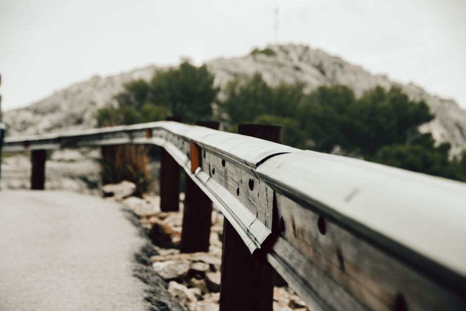 Джейлбрейки ИИ: обход guardrails, побег из песочницы и кража токенов